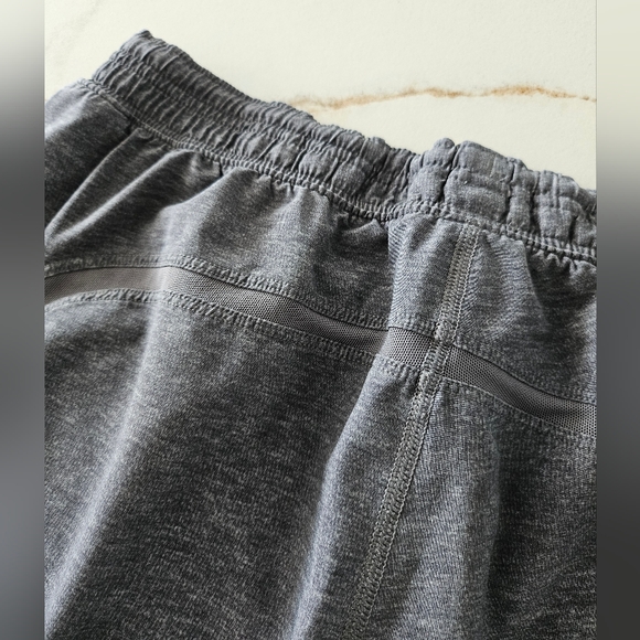 Lululemon Pace Breaker Sz M Out of Mind Liner 9” Gray Shorts M7907S - Picture 7 of 16
